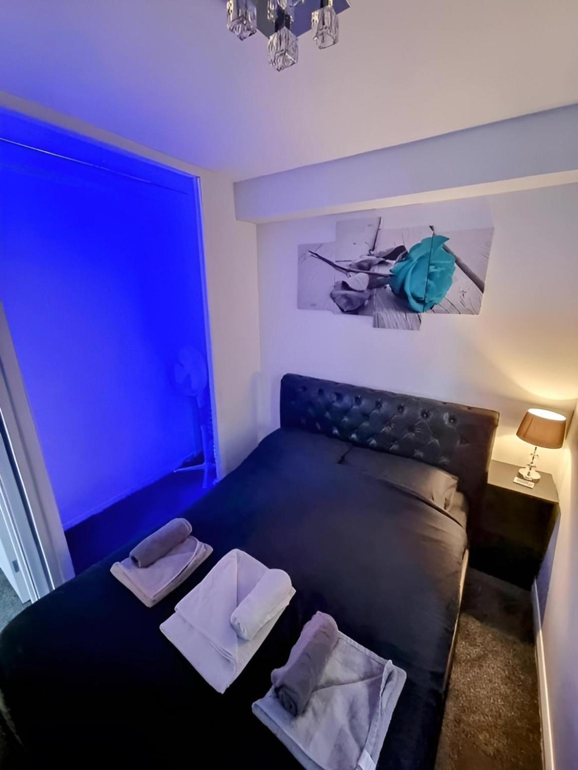Sleek & Stylish - E15 Apartment With Parking London Exteriör bild