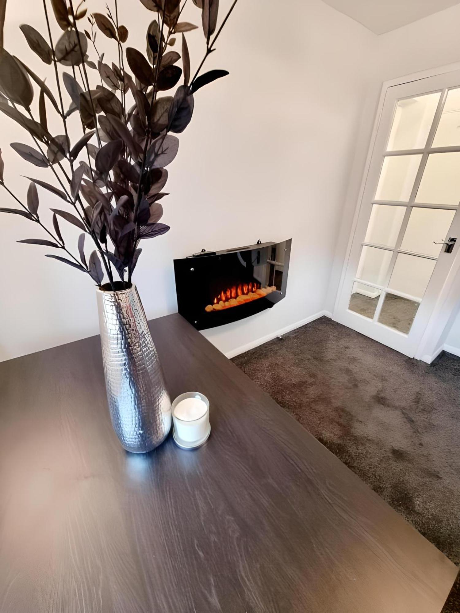 Sleek & Stylish - E15 Apartment With Parking London Exteriör bild